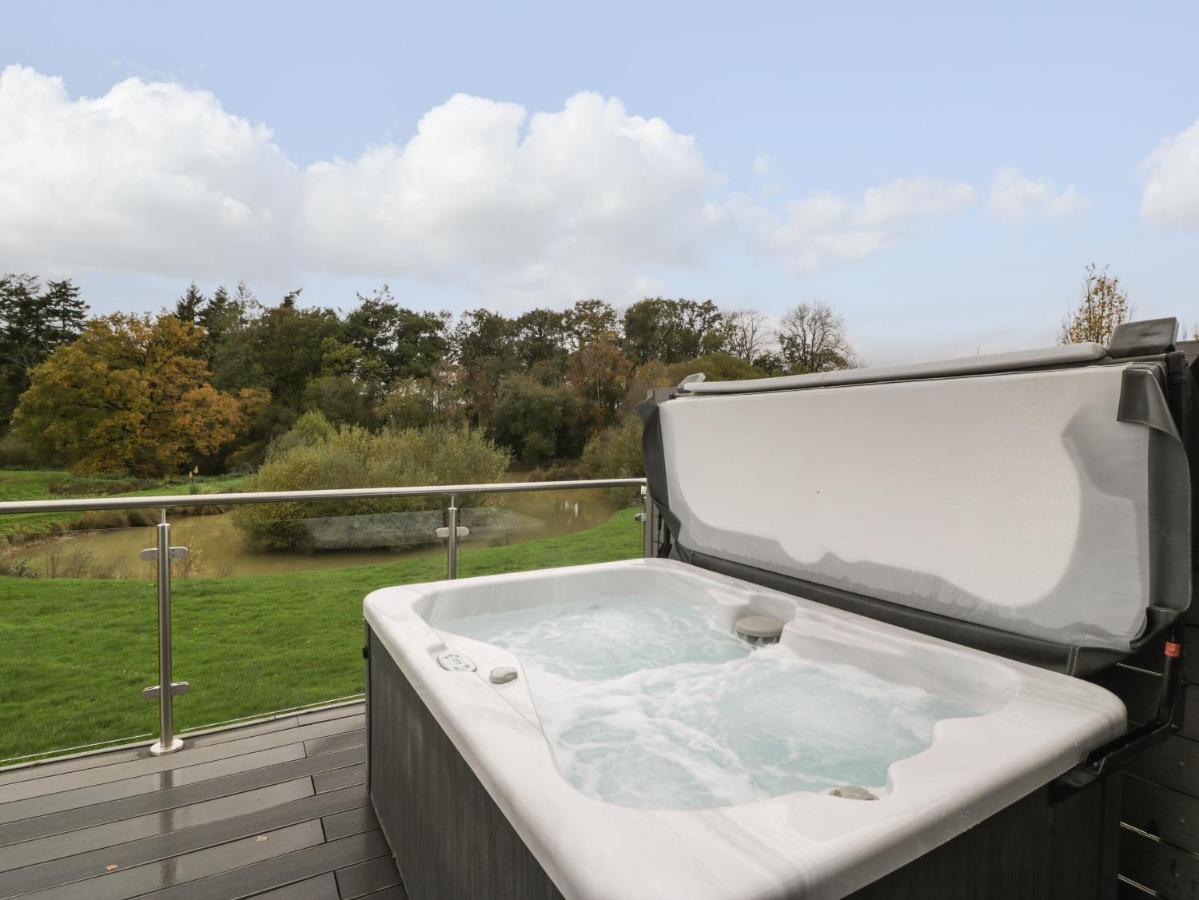 2 Oak Park Villa Tiverton  Eksteriør bilde
